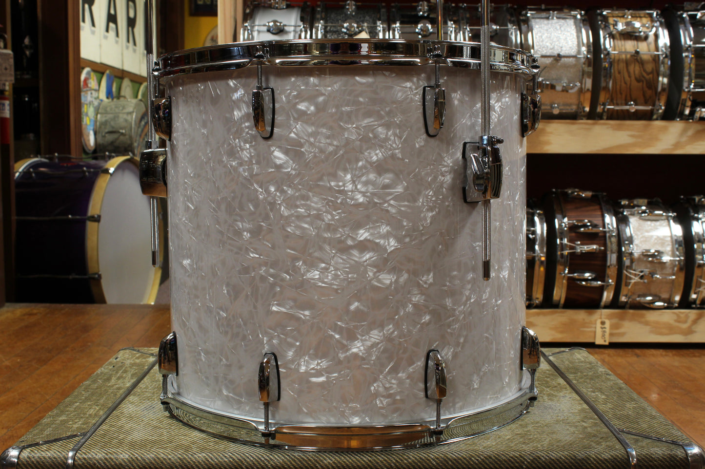 Pearl Professional Series Outfit in White Marine Pearl 18x22 8x10 8x12 9x13 16x18 16x16
