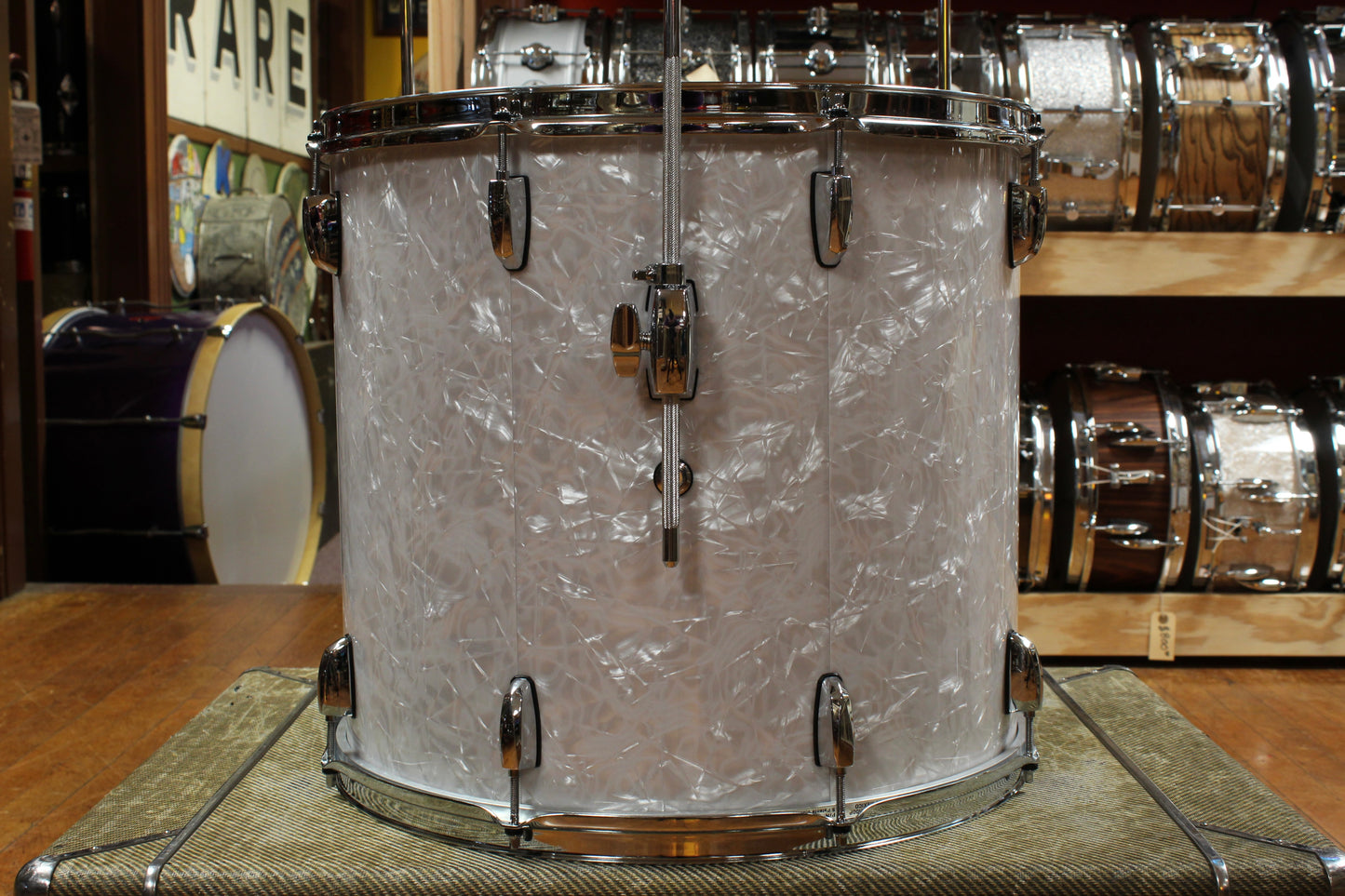 Pearl Professional Series Outfit in White Marine Pearl 18x22 8x10 8x12 9x13 16x18 16x16