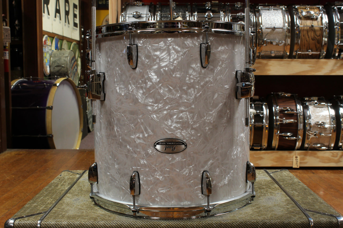 Pearl Professional Series Outfit in White Marine Pearl 18x22 8x10 8x12 9x13 16x18 16x16