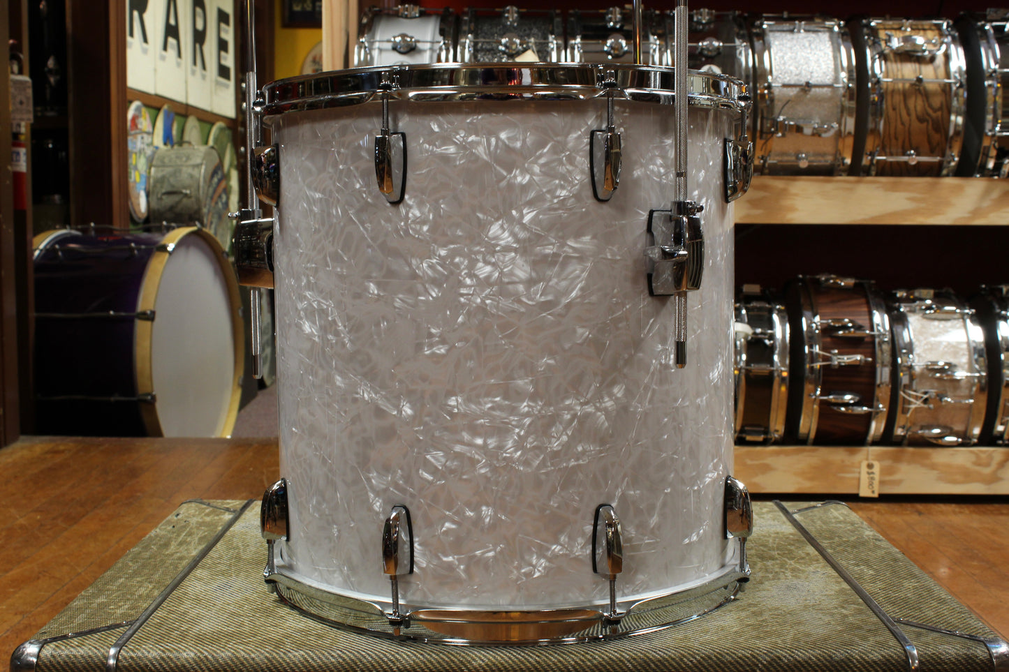 Pearl Professional Series Outfit in White Marine Pearl 18x22 8x10 8x12 9x13 16x18 16x16