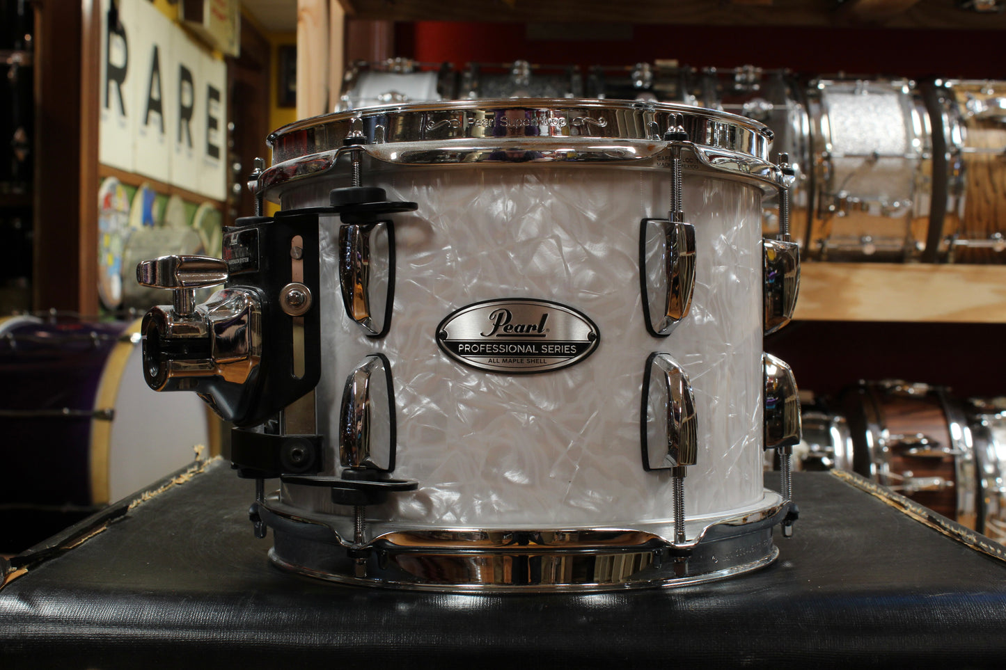Pearl Professional Series Outfit in White Marine Pearl 18x22 8x10 8x12 9x13 16x18 16x16