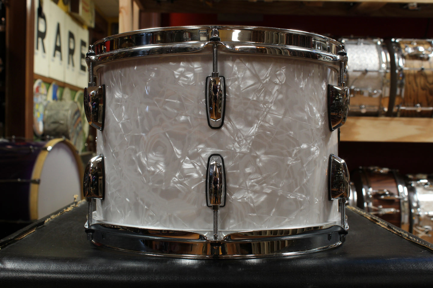 Pearl Professional Series Outfit in White Marine Pearl 18x22 8x10 8x12 9x13 16x18 16x16