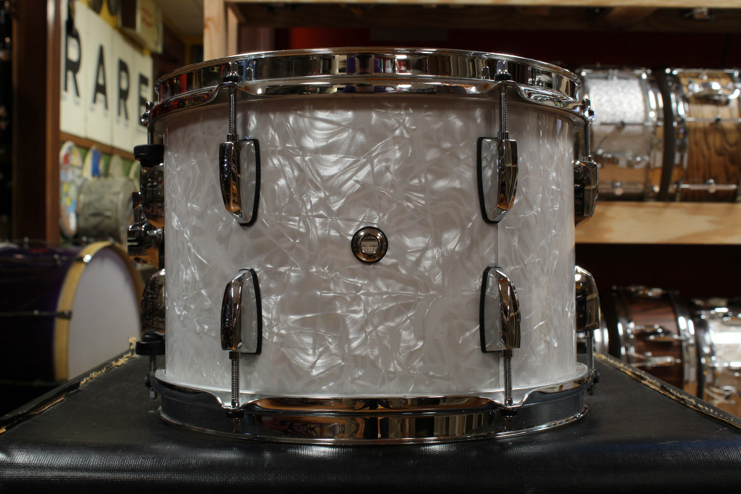 Pearl Professional Series Outfit in White Marine Pearl 18x22 8x10 8x12 9x13 16x18 16x16
