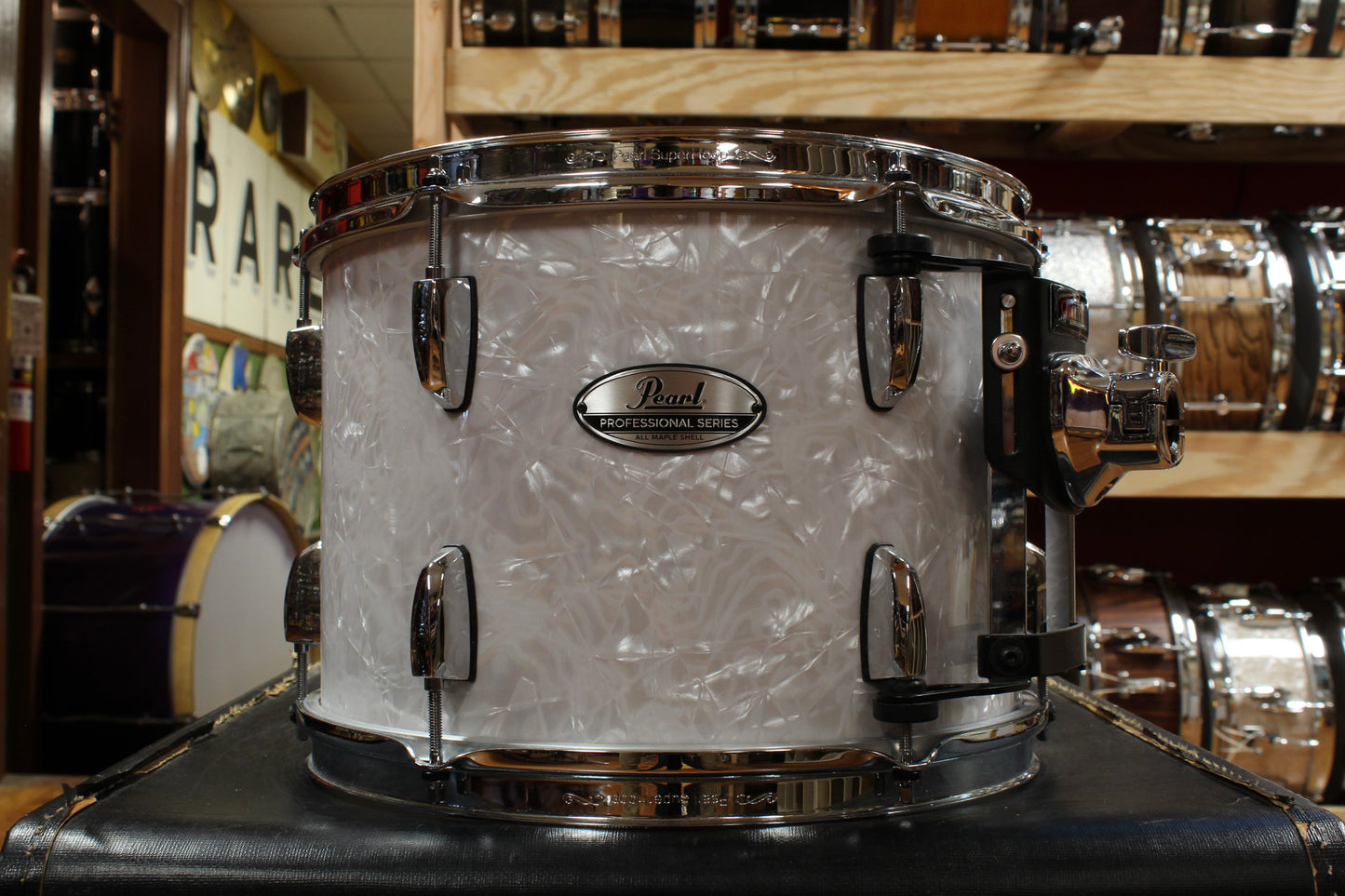 Pearl Professional Series Outfit in White Marine Pearl 18x22 8x10 8x12 9x13 16x18 16x16