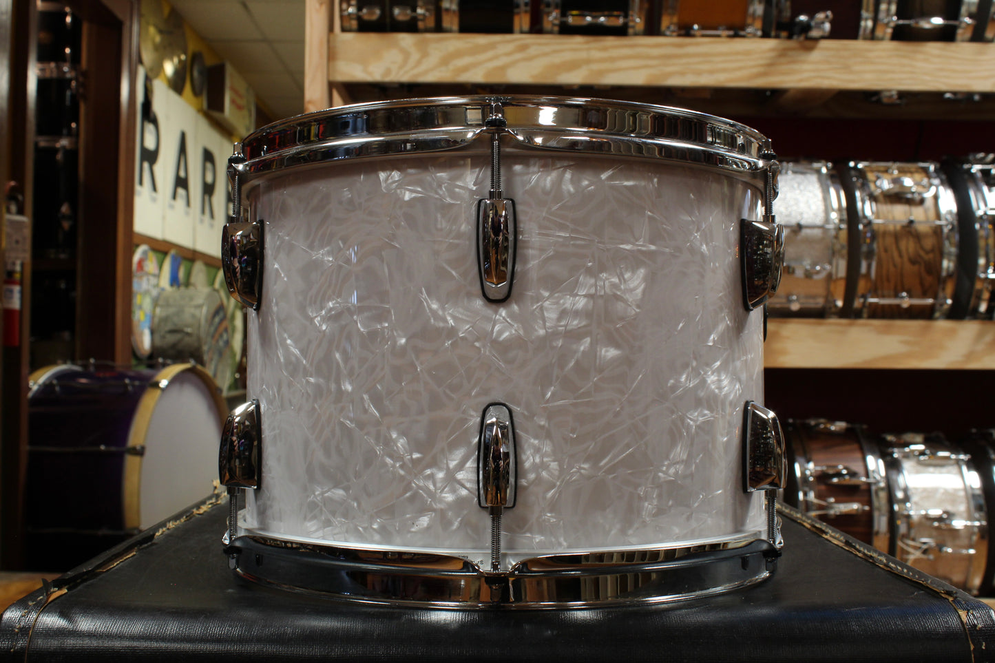 Pearl Professional Series Outfit in White Marine Pearl 18x22 8x10 8x12 9x13 16x18 16x16