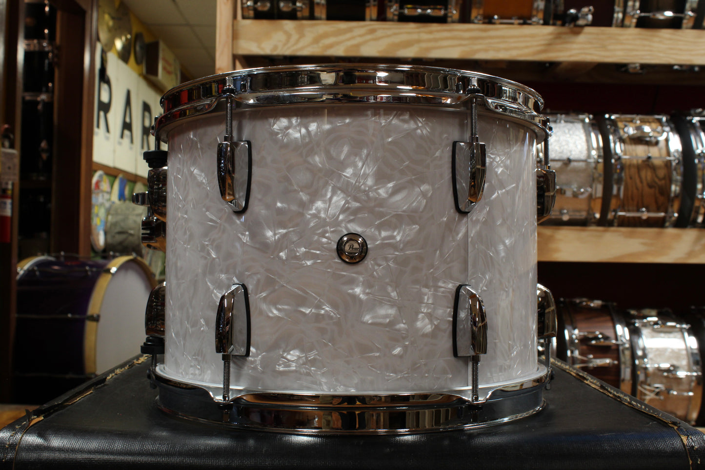 Pearl Professional Series Outfit in White Marine Pearl 18x22 8x10 8x12 9x13 16x18 16x16
