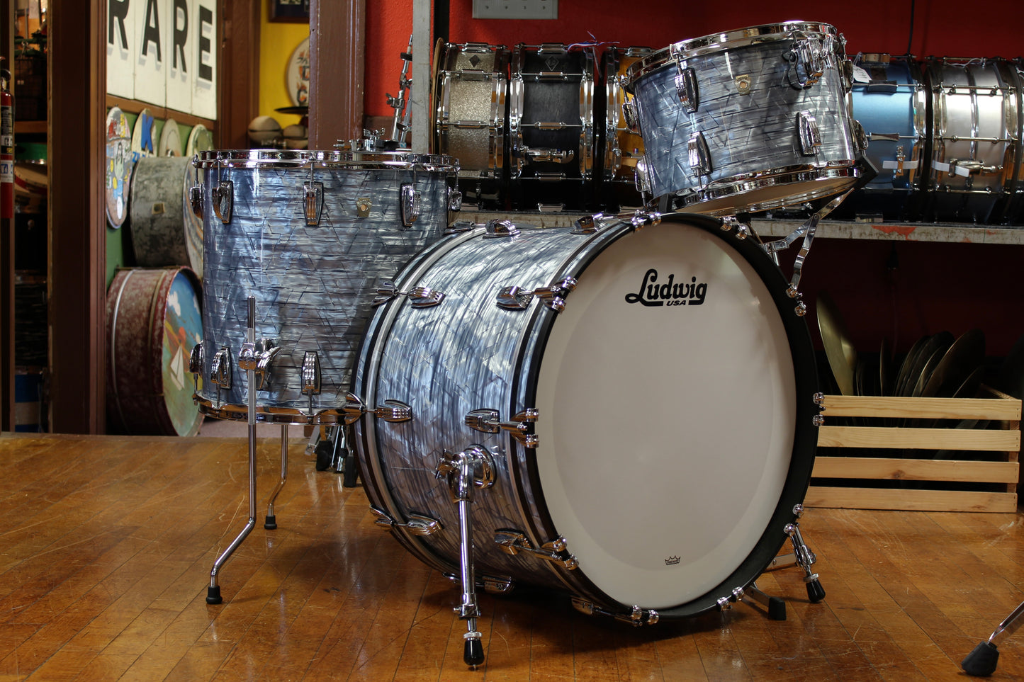 2000's Ludwig Classic Maple Outfit in Sky Blue Pearl 14x22 16x16 9x13