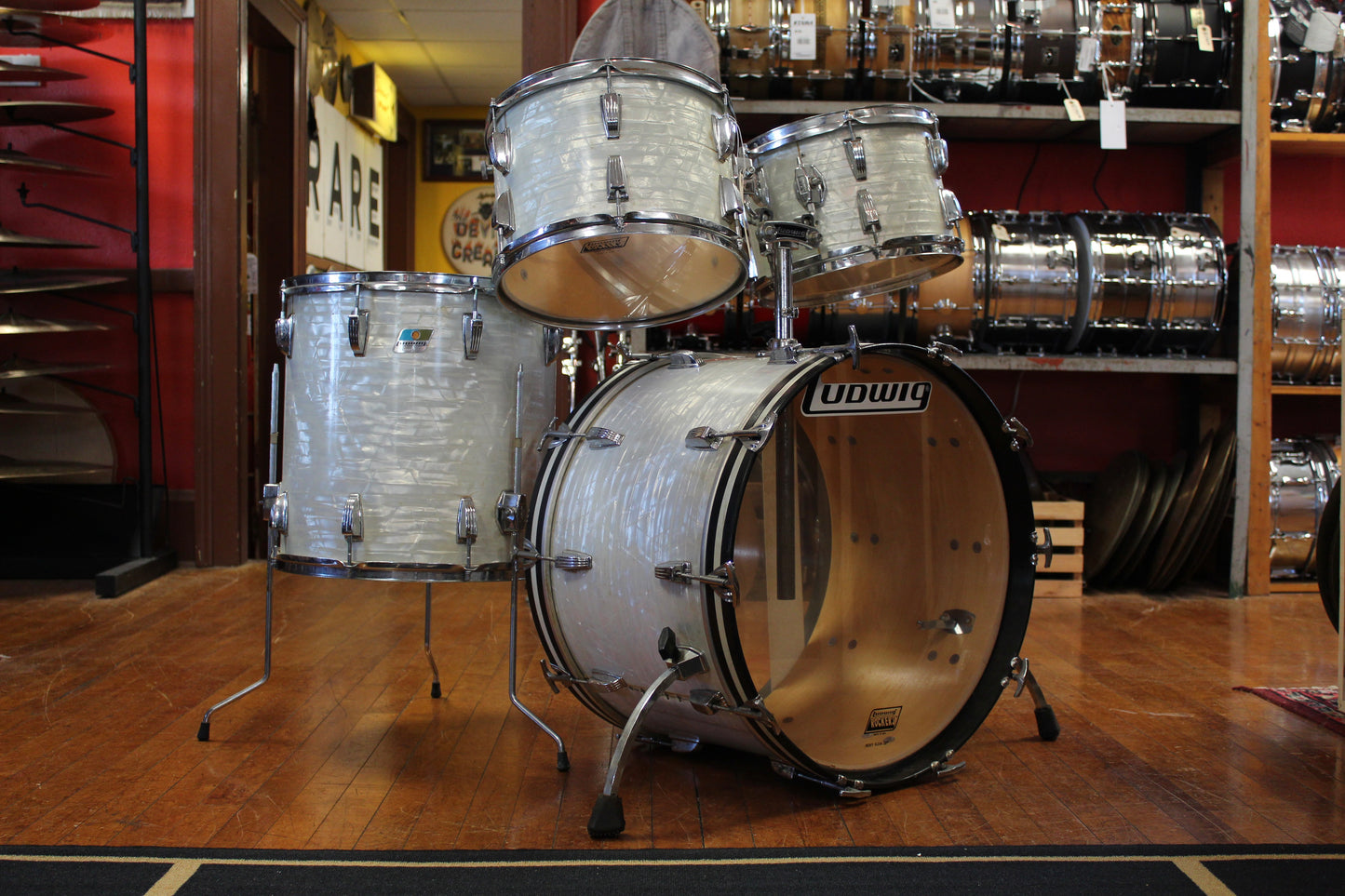 1970s Ludwig Big Beat Outfit in White Marine Pearl 14x22 8x12 9x13 16x16