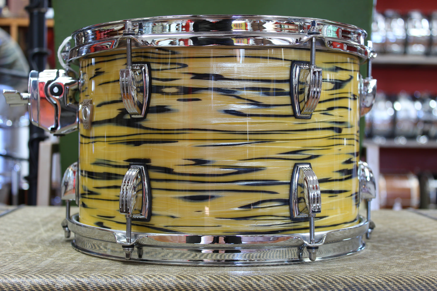 2023 Ludwig Classic Maple 8x12 Tom Tom in Lemon Oyster