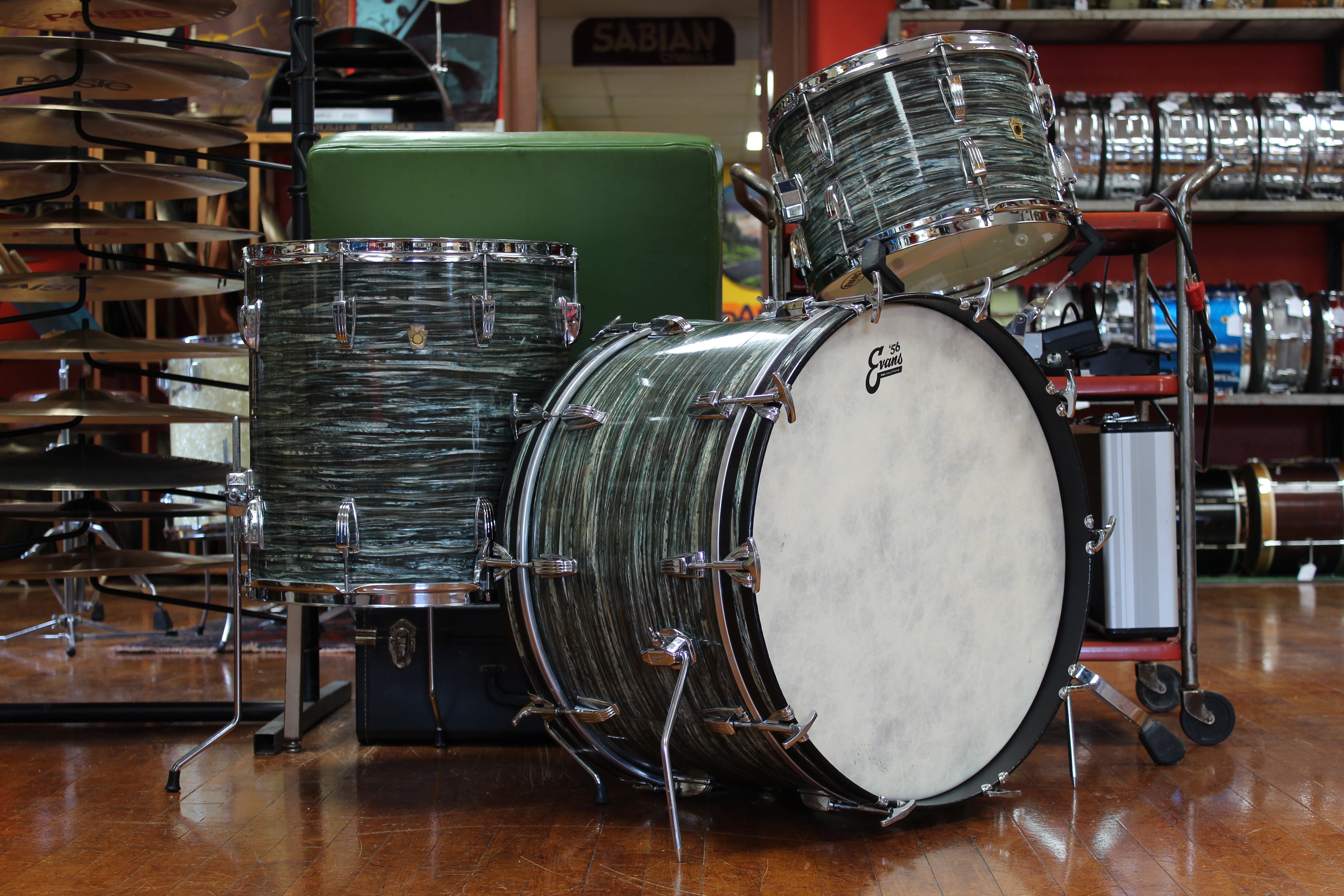 Ludwig Super Classic những năm 1960 trong OysterLudwig Super Classic những năm 1960 trong Oyster  