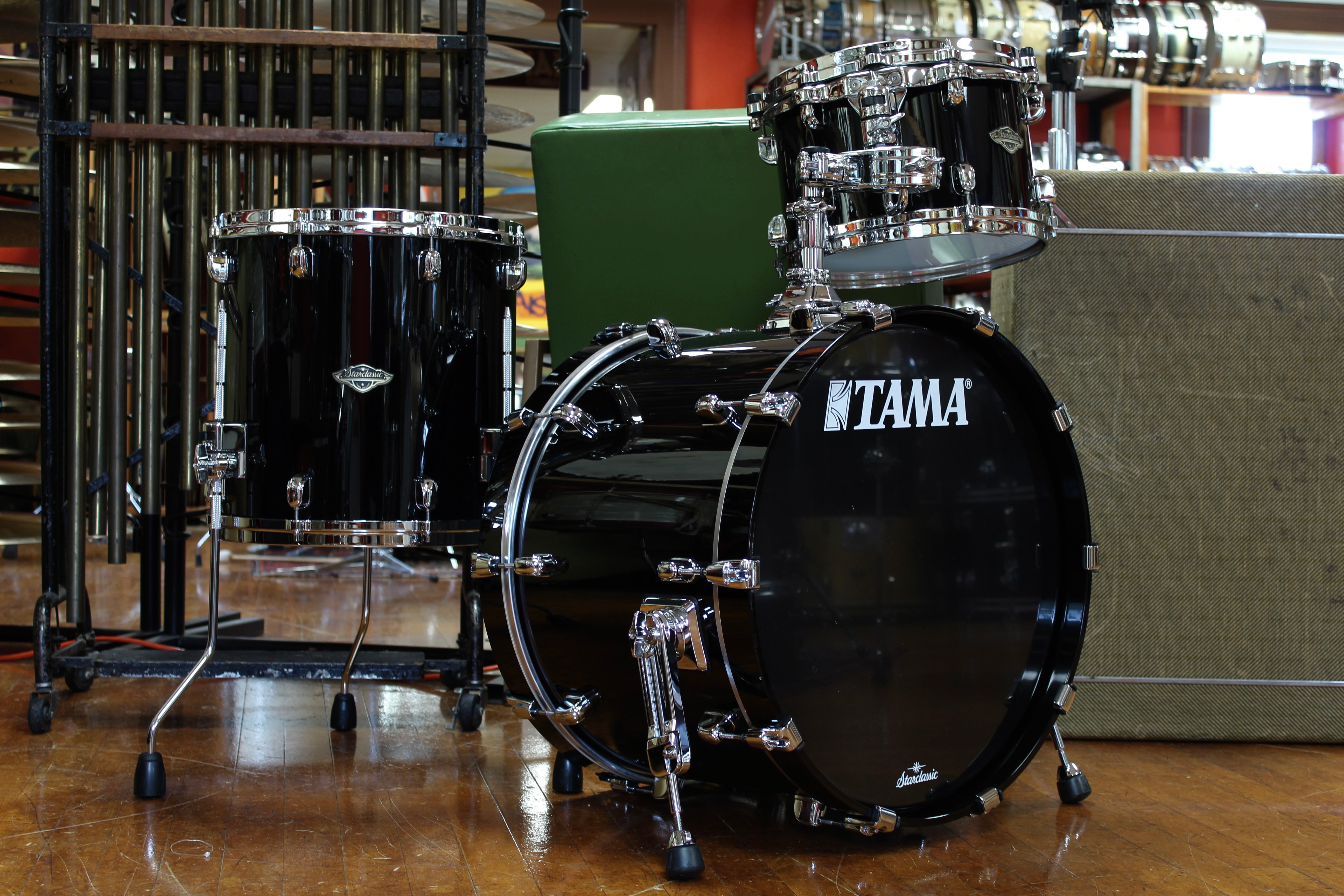 Tama Starclassic Walnut/Birch Kit in Piano Black Lacquer 14x20