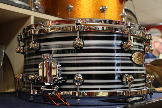 Pearl Reference One 6.5"x14" Snare Drum in Black Oyster Swirl