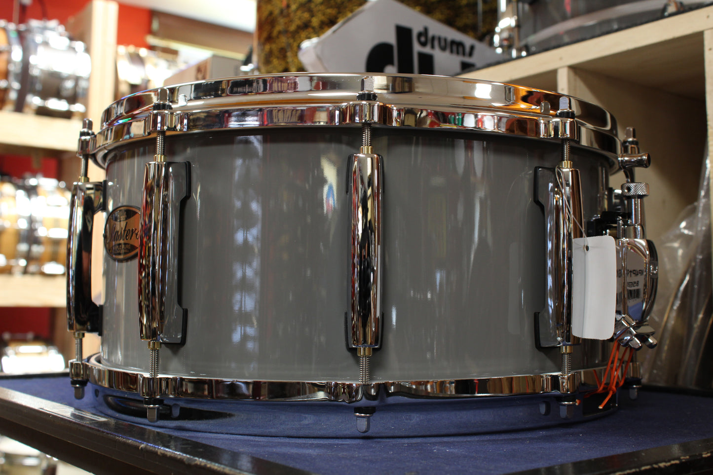 Pearl Masters Maple Pure 6.5"x14" Snare Drum in Putty Grey