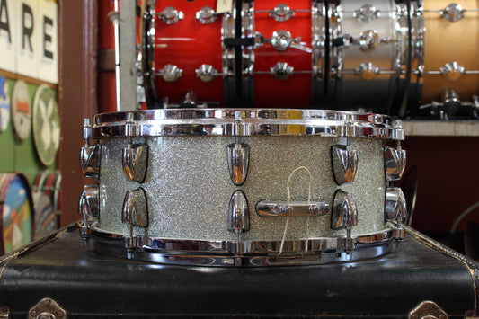 Yamaha 5.5x14 Maple Custom Absolute Snare Drum in Silver Sparkle