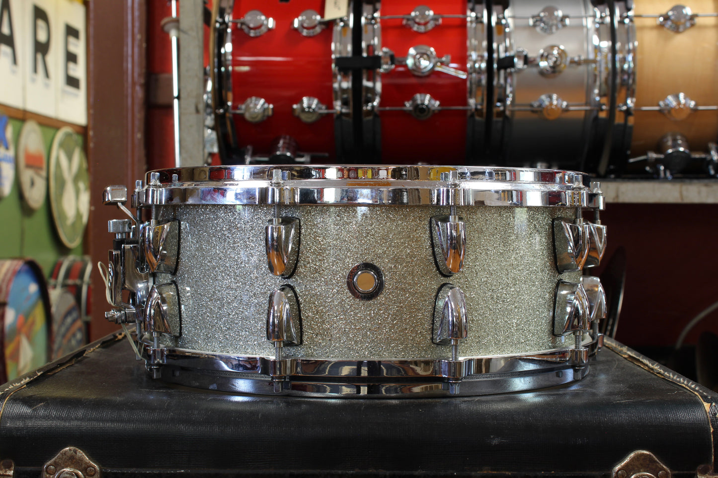 Yamaha 5.5x14 Maple Custom Absolute Snare Drum in Silver Sparkle