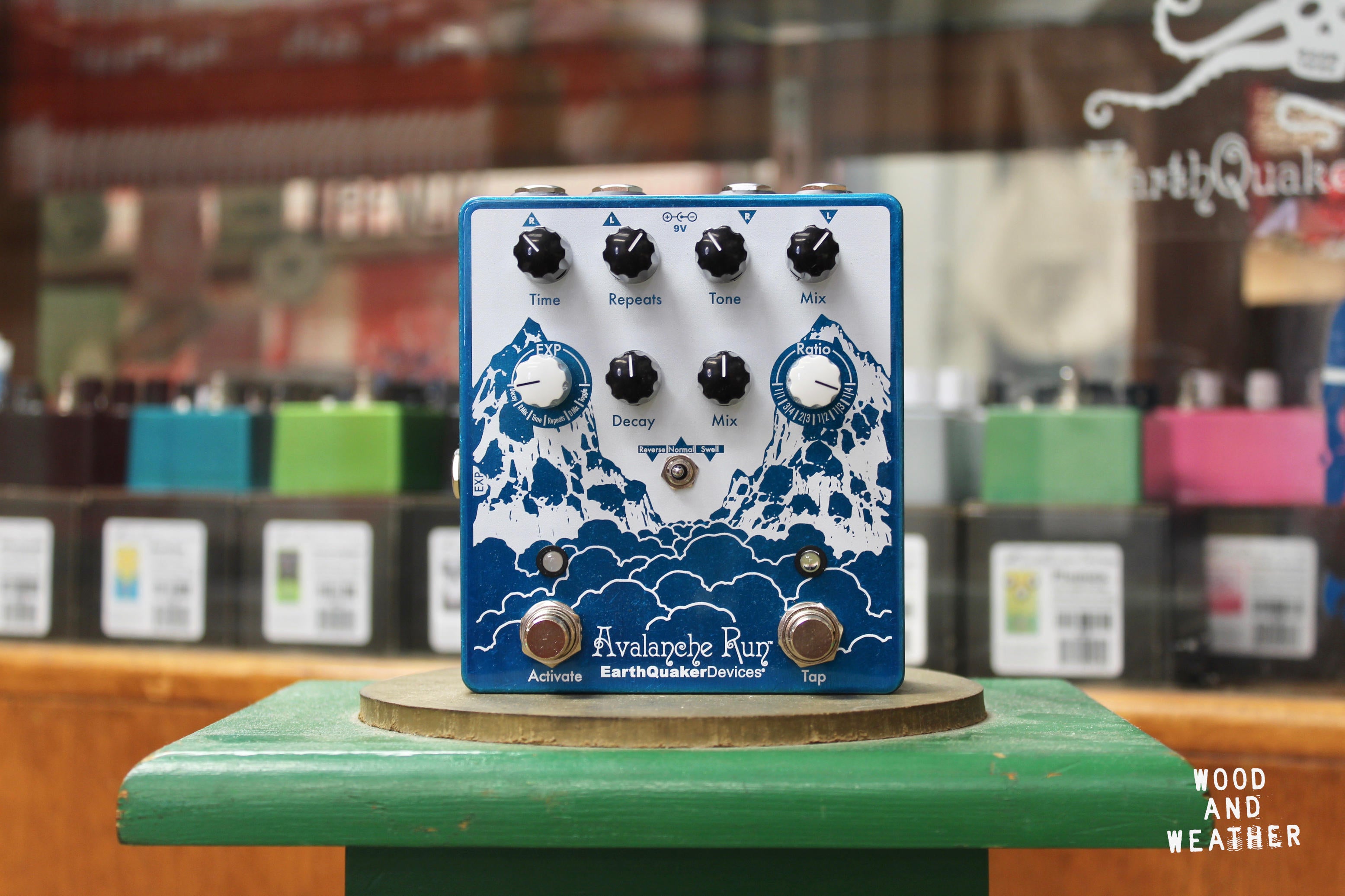 EarthQuaker Devices Avalanche Run Stereo Reverb & Delay with Tap