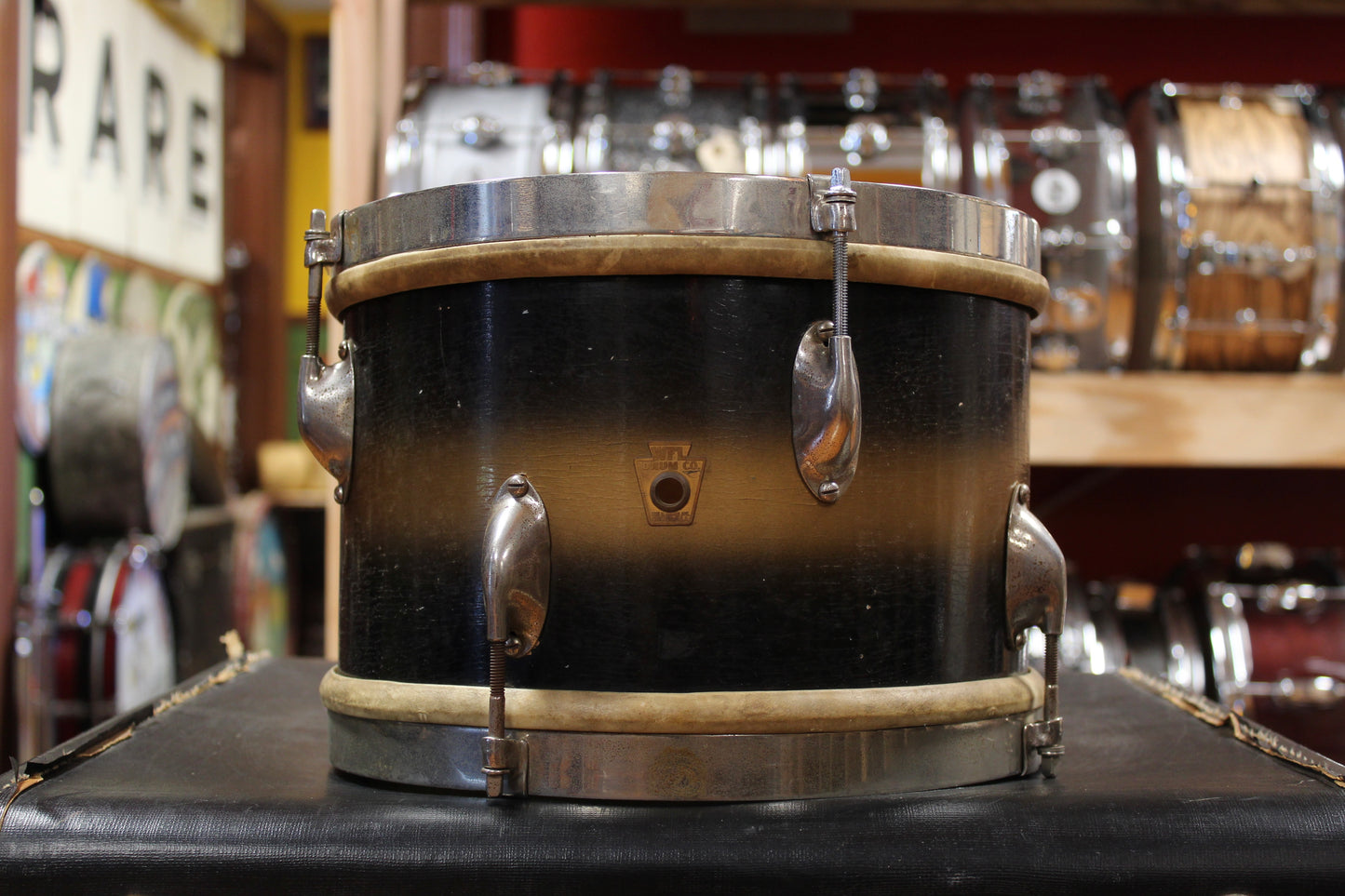 1940s WFL 7x11 Tom on Black and Gold Duco