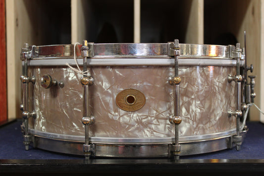 1930s Ludwig and Ludwig 5x14 Professional Model Snare Drum in Lavender Pearl