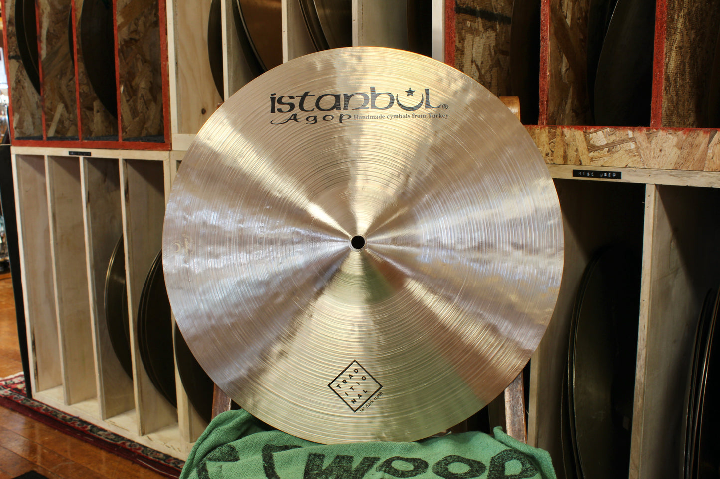 Istanbul Agop 16" Traditional Dark Crash 927g