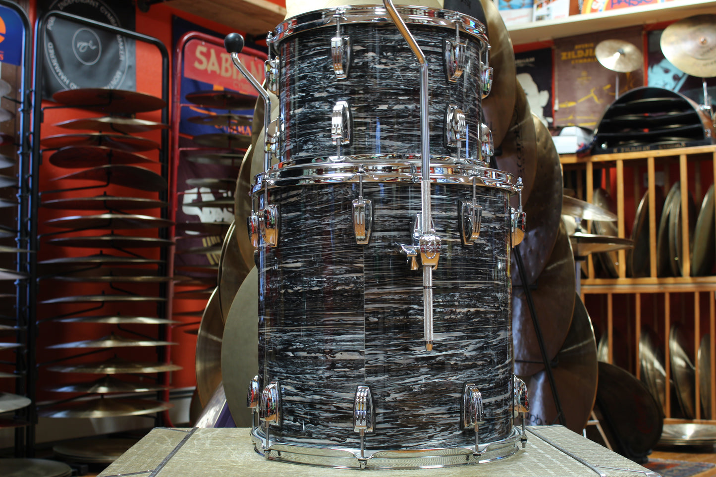 2020 Ludwig Classic Maple in Black Oyster Pearl 14x24 16x16 9x13