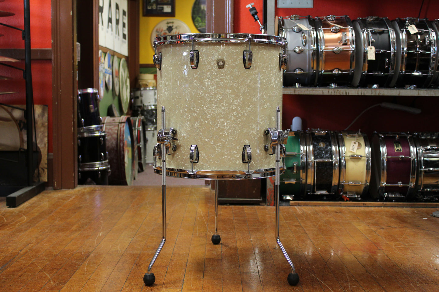 Ludwig Classic Maple Outfit in White Marine Pearl 18x22 8x10 9x12 16x16