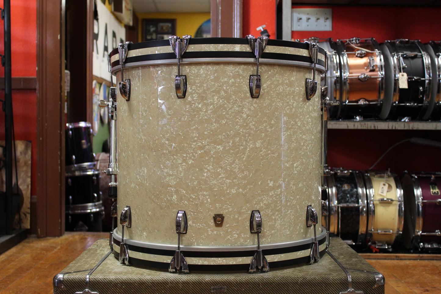 Ludwig Classic Maple Outfit in White Marine Pearl 18x22 8x10 9x12 16x16
