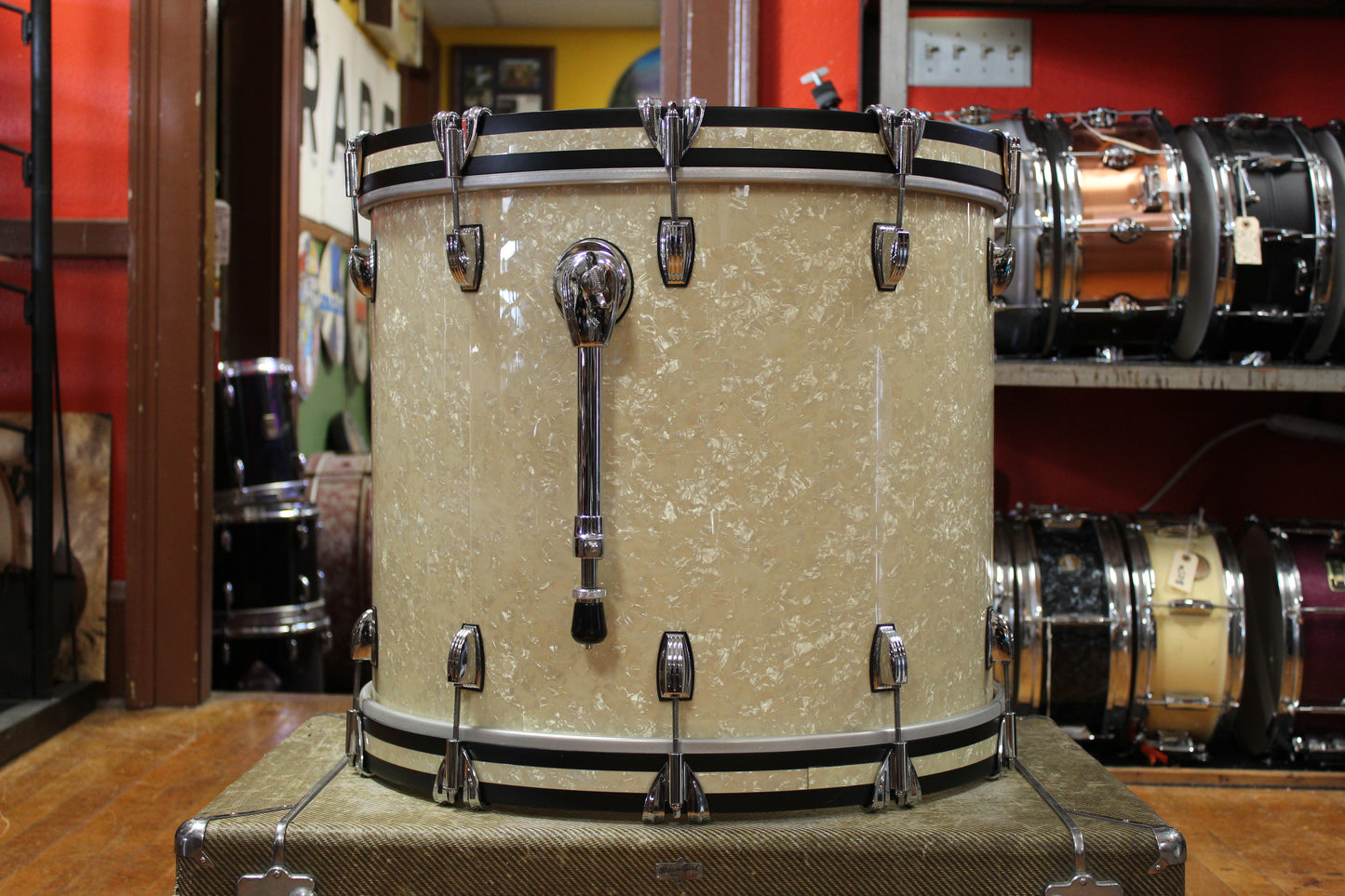 Ludwig Classic Maple Outfit in White Marine Pearl 18x22 8x10 9x12 16x16