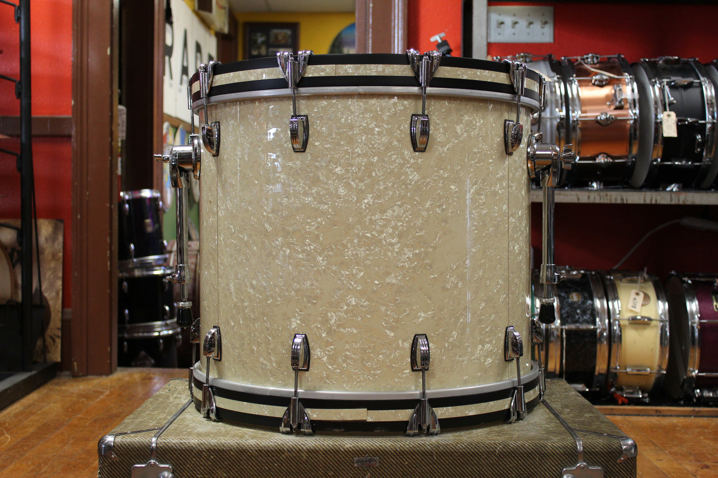 Ludwig Classic Maple Outfit in White Marine Pearl 18x22 8x10 9x12 16x16