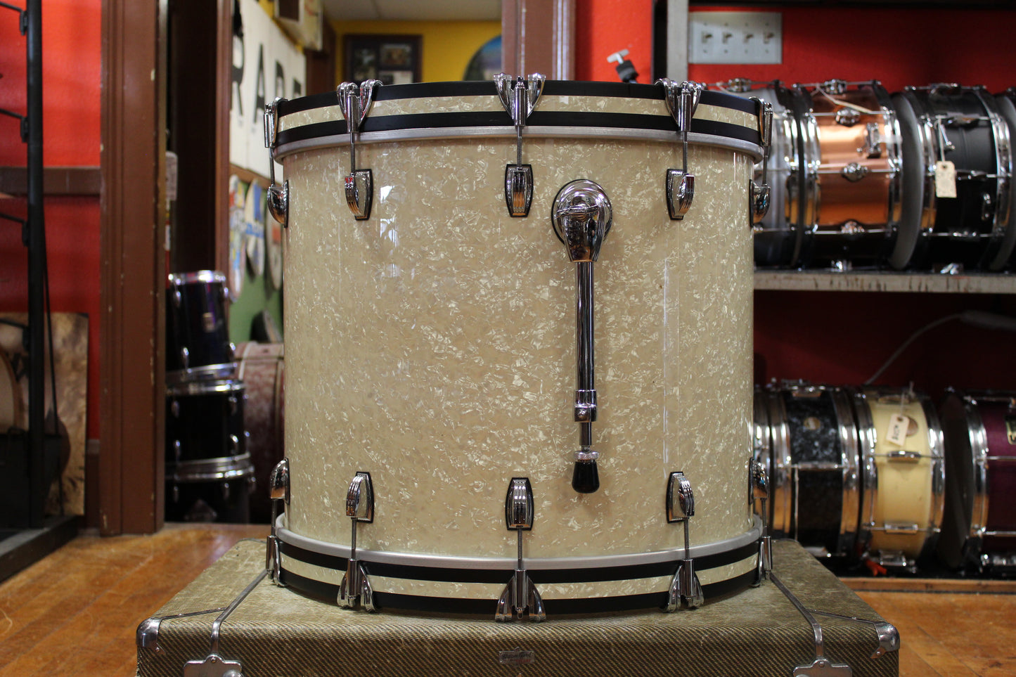 Ludwig Classic Maple Outfit in White Marine Pearl 18x22 8x10 9x12 16x16