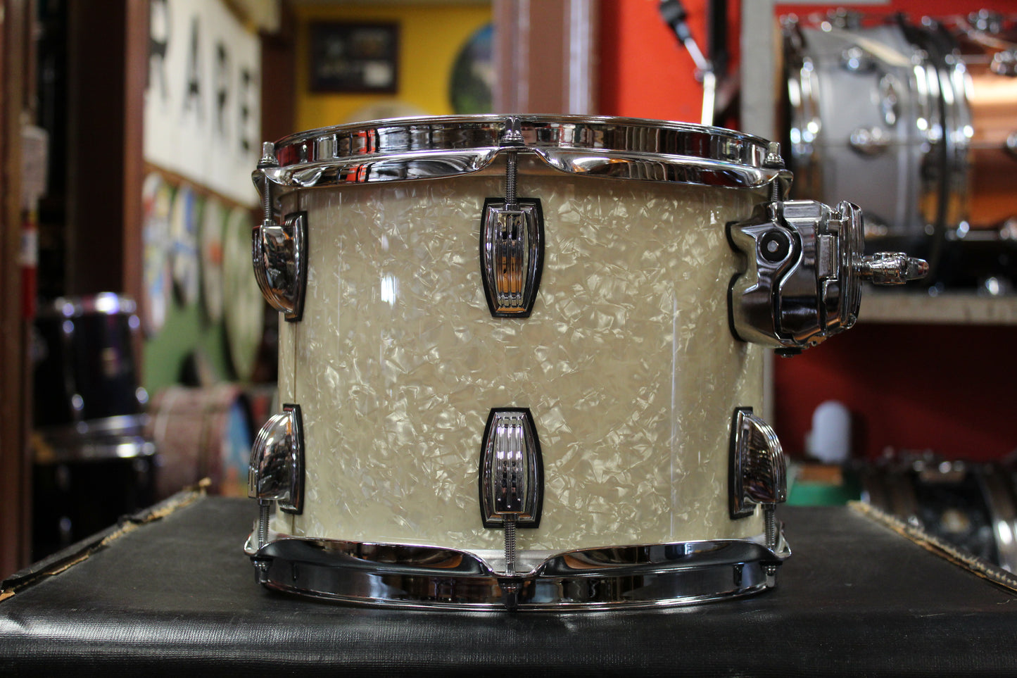 Ludwig Classic Maple Outfit in White Marine Pearl 18x22 8x10 9x12 16x16