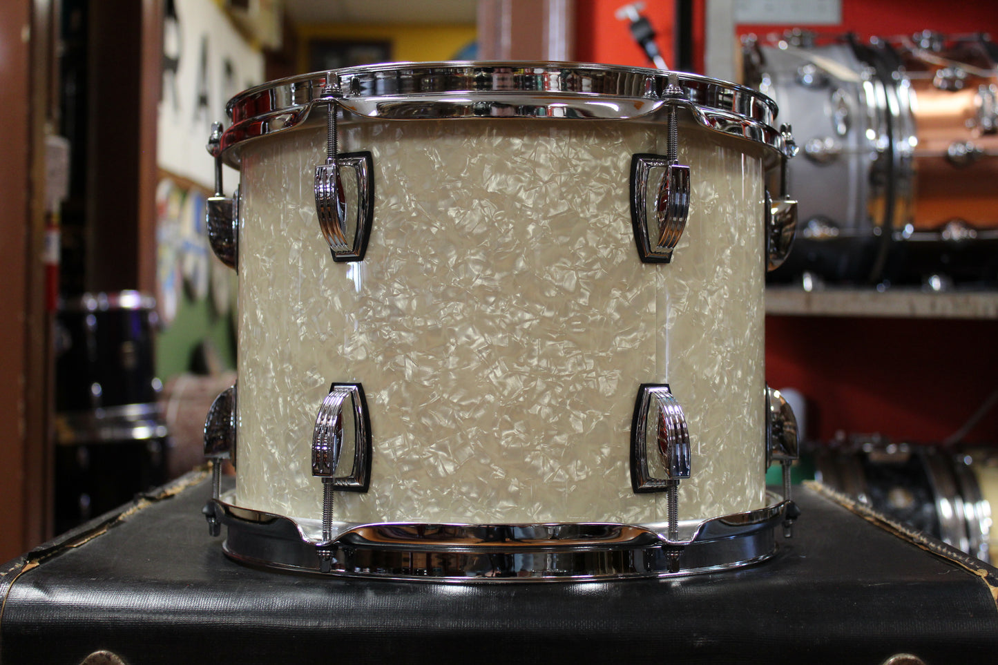 Ludwig Classic Maple Outfit in White Marine Pearl 18x22 8x10 9x12 16x16