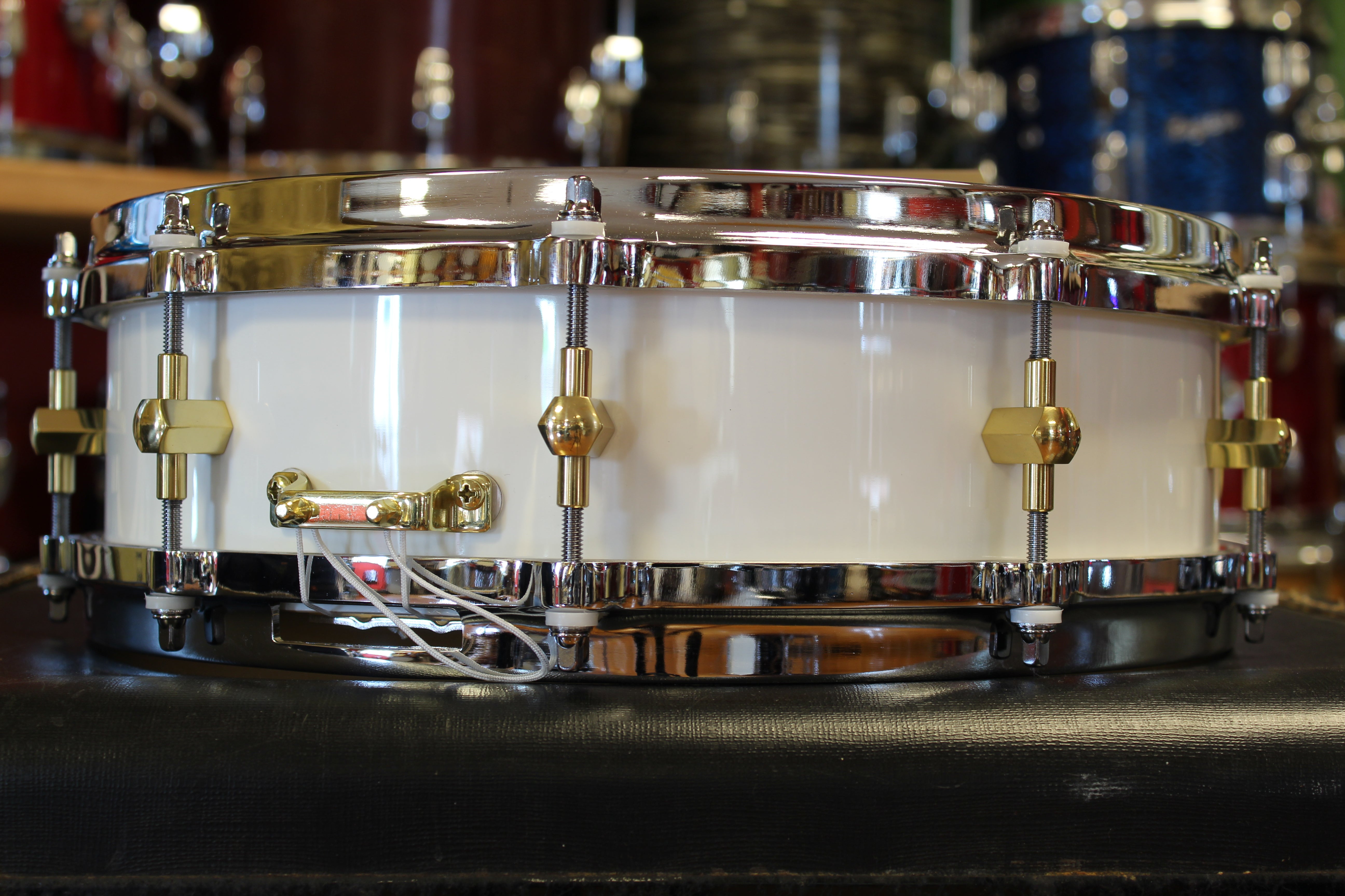 Noble & Cooley 3.875x14 Solid Shell Maple in White High Gloss