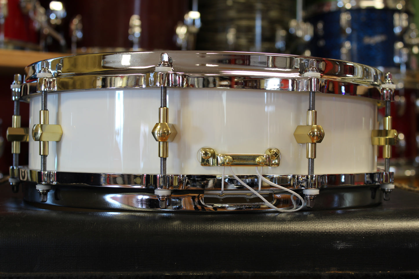 Noble & Cooley 3.875x14 Solid Shell Maple in White High Gloss