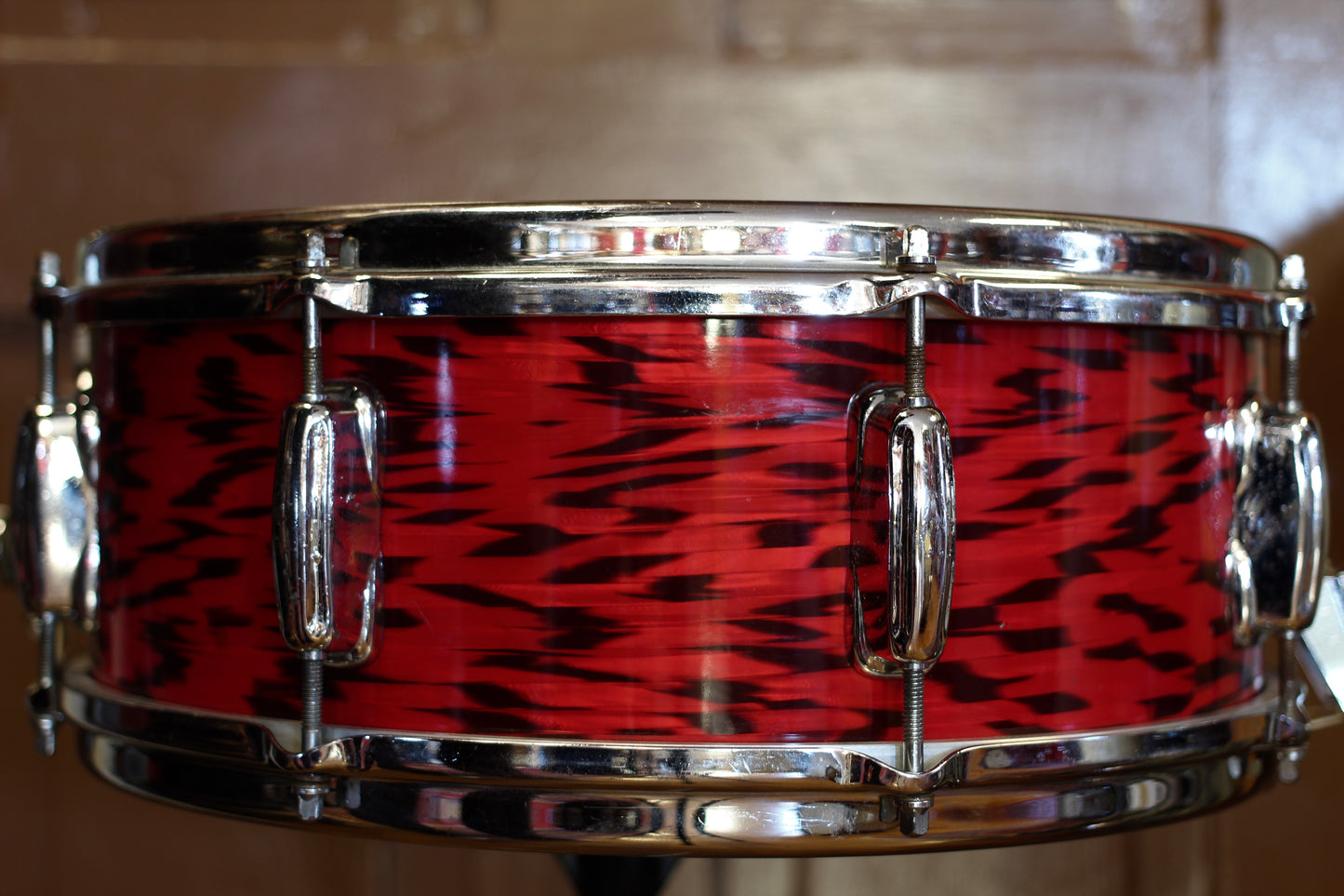 1960's Slingerland 5.5"x14" Artist Model Snare Drum in Red Tiger Pearl