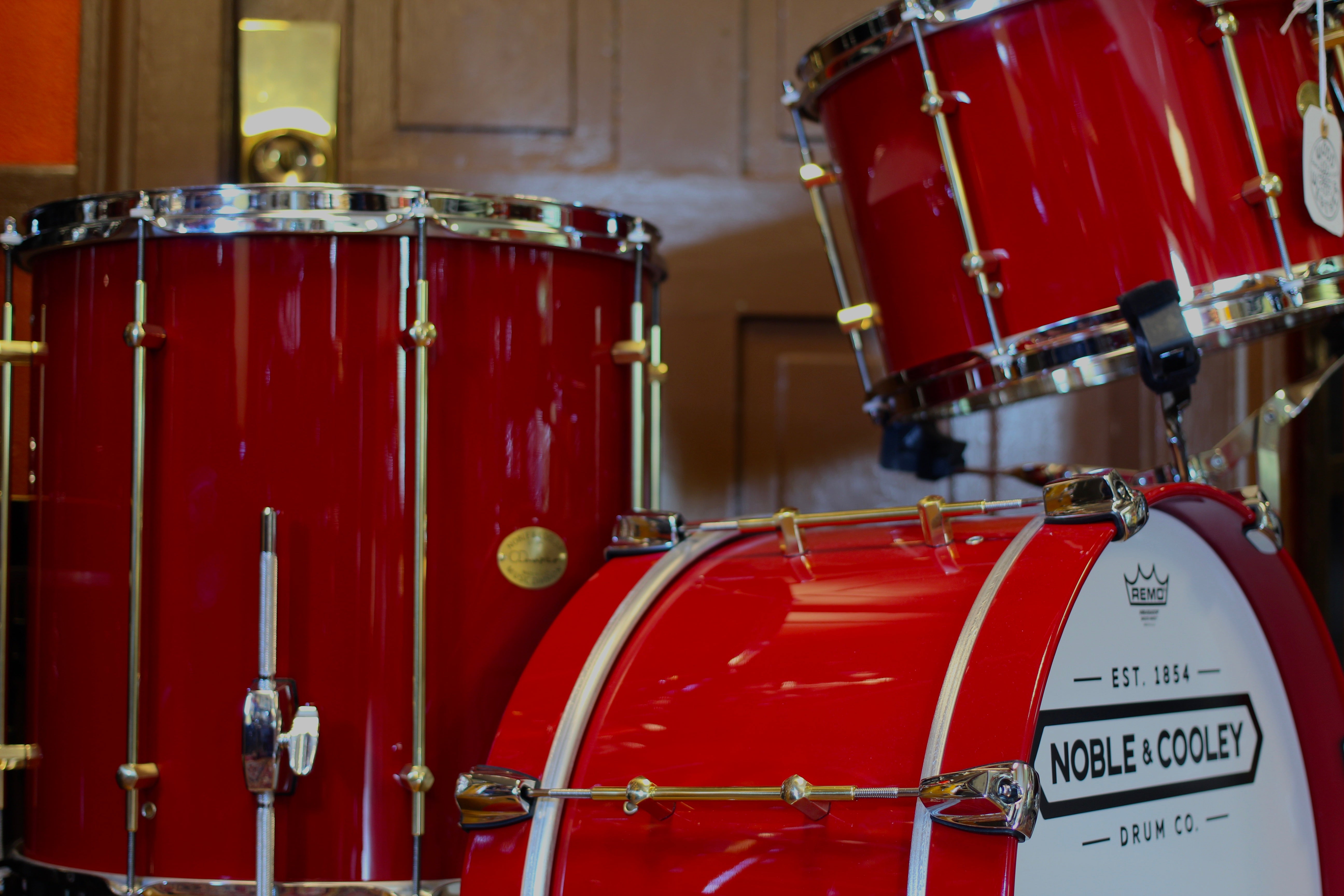 The Maple 6.5x13 Snare Drum Red Pearl-