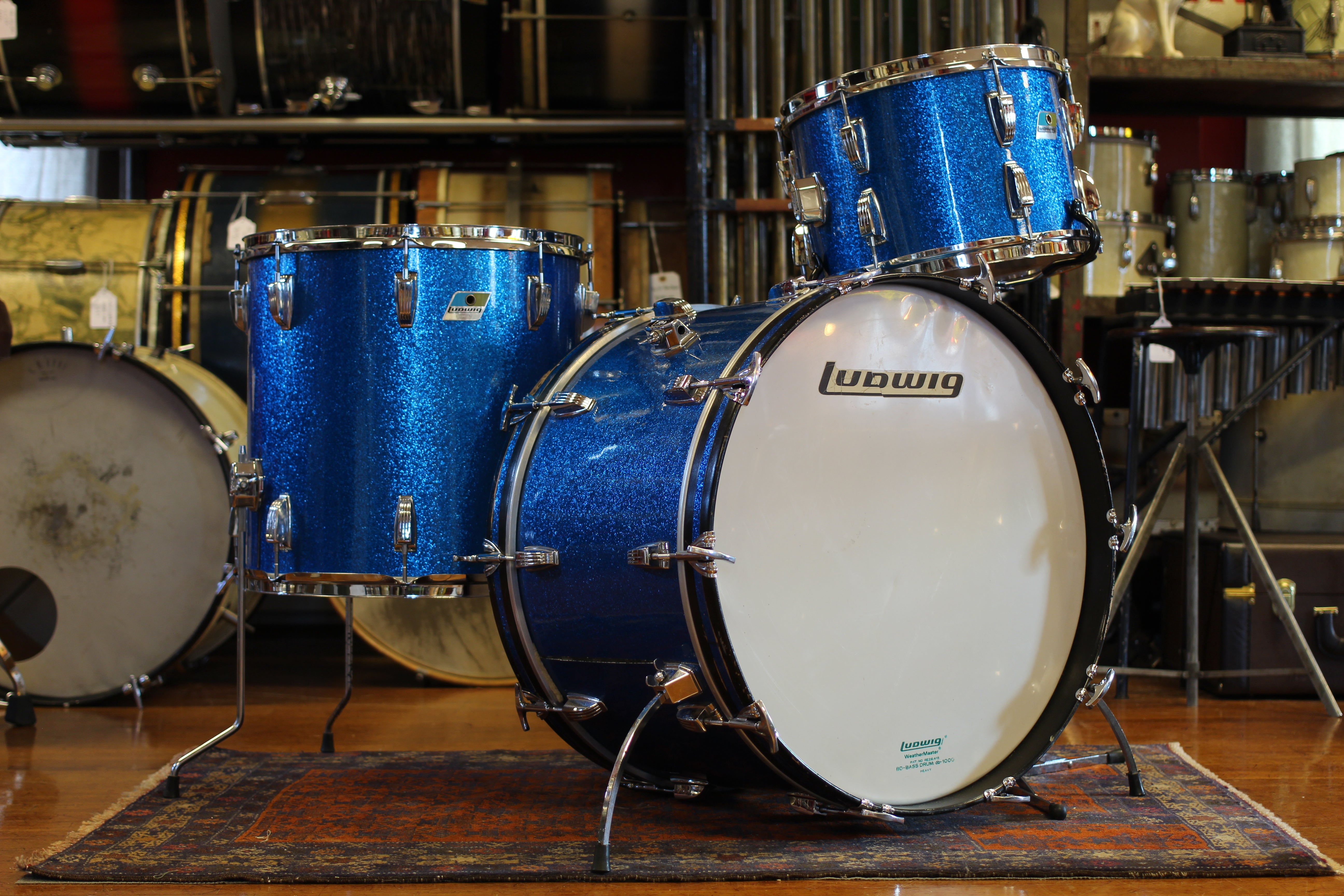 Ludwig Super Classic в цвете Blue SparkleLudwig Super Classic в цвете Blue Sparkle  