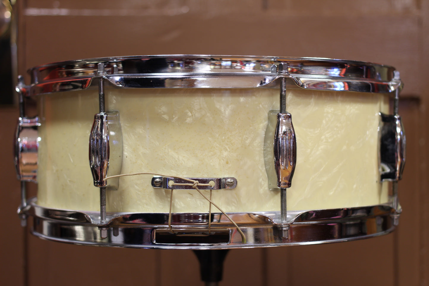 1960's Camco Orchestra Tuxedo Snare Drum in White Marine Pearl 5"x14"