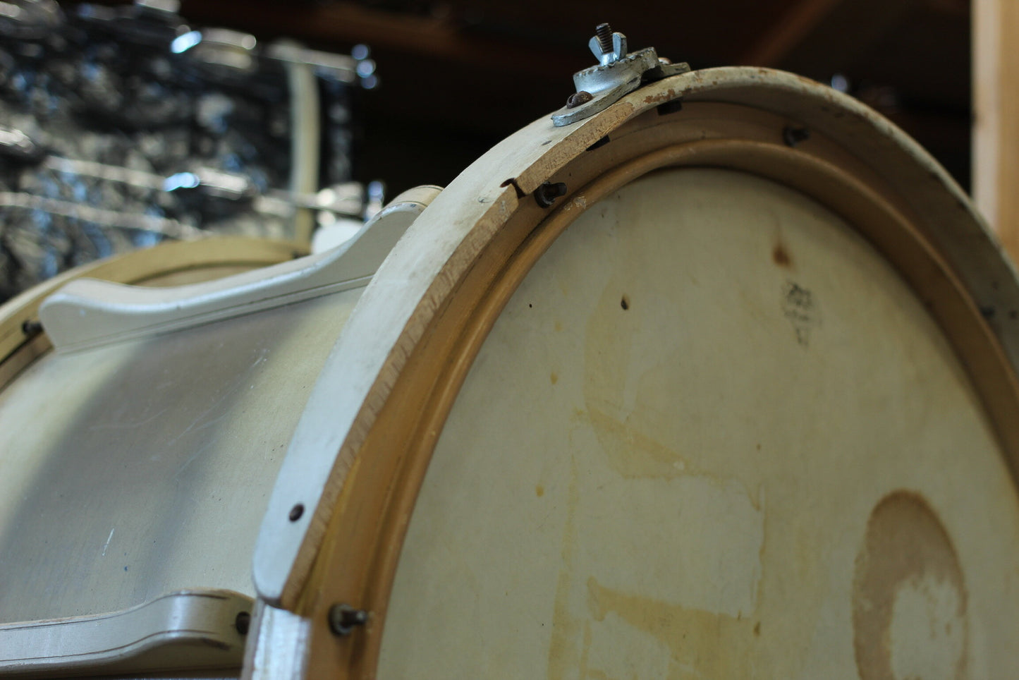 1940's Leedy 'Dreadnaught' Bass Drum 14"x26" in Cream & Gold Duco