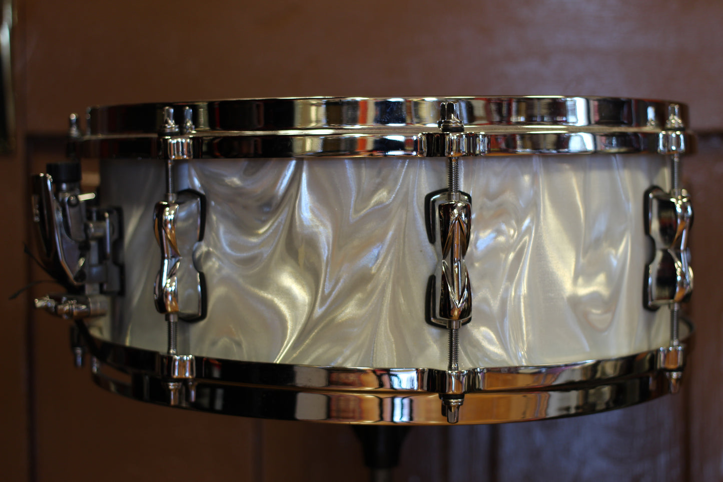 Used Tama Superstar Hyperdrive 5"x14" Snare Drum in White Satin Flame