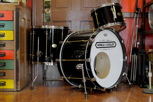 Noble & Cooley CD Maple in Piano Black Gloss 14x22 15x16 9x13