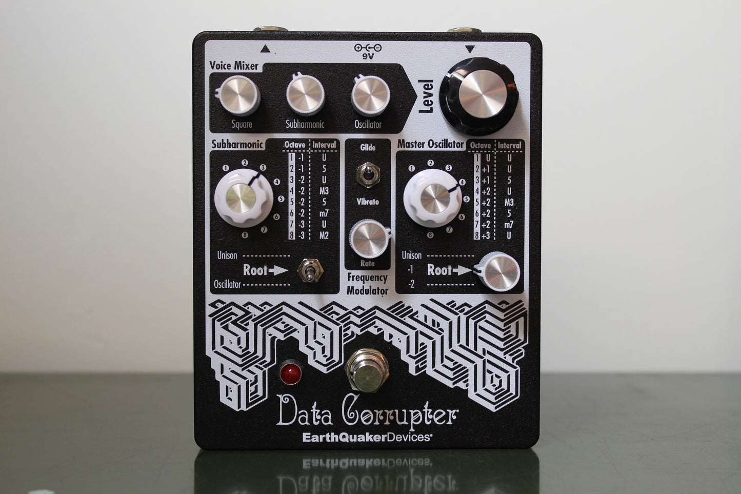 EarthQuaker Devices Data Corrupter Modulated Monophonic Harmonizing PLL
