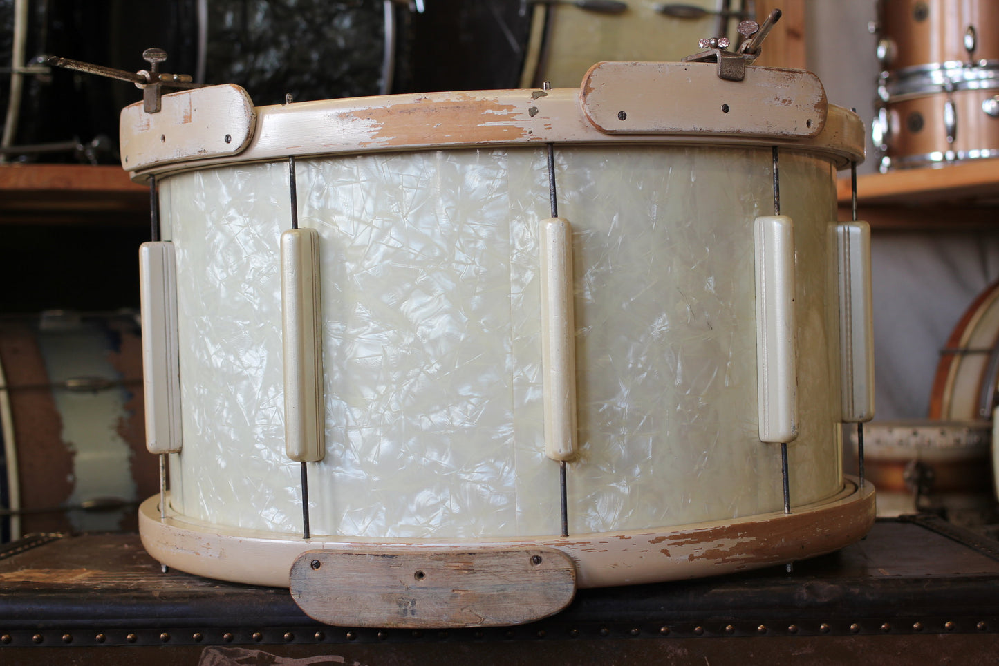 1943 Ludwig & Ludwig Victory Outfit in White Marine Pearl
