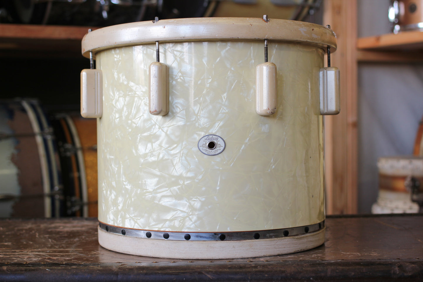 1943 Ludwig & Ludwig Victory Outfit in White Marine Pearl