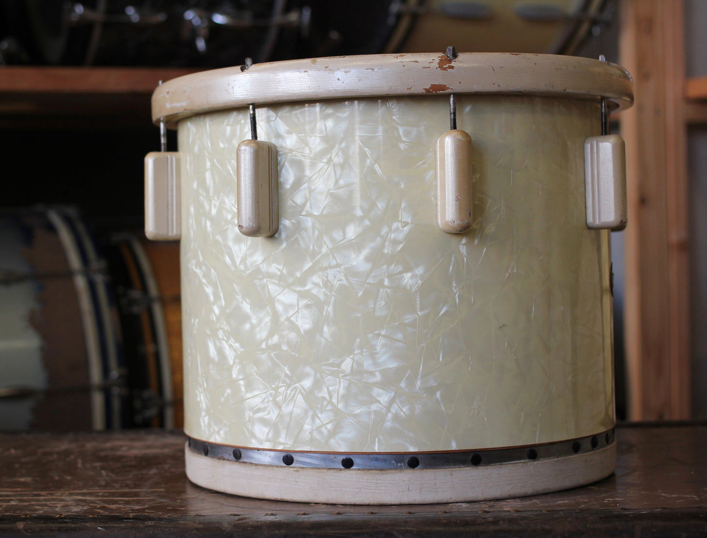 1943 Ludwig & Ludwig Victory Outfit in White Marine Pearl