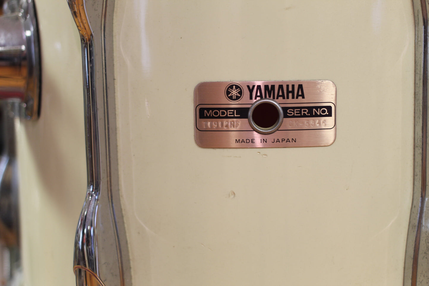1980's Yamaha Recording Custom 10"x12" Tom Tom in Stage White Lacquer