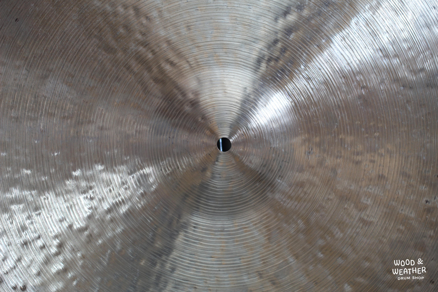Used Istanbul Agop 22" Traditional Jazz Ride Cymbal 2332g